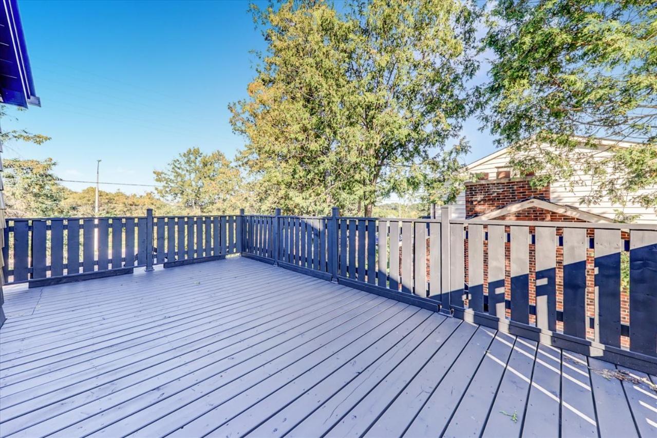 Stunning 7 Bedroom Rougeview Home With 2 Kitchens, 5 Bathrooms, Amazing Backyard & 8-Car Parking Toronto Exteriör bild