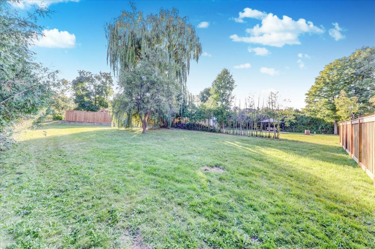 Stunning 7 Bedroom Rougeview Home With 2 Kitchens, 5 Bathrooms, Amazing Backyard & 8-Car Parking Toronto Exteriör bild